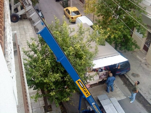 Ανυψωτικα μηχανήματα cargotaxi.gr μετακομίσεων στην Αθήνα